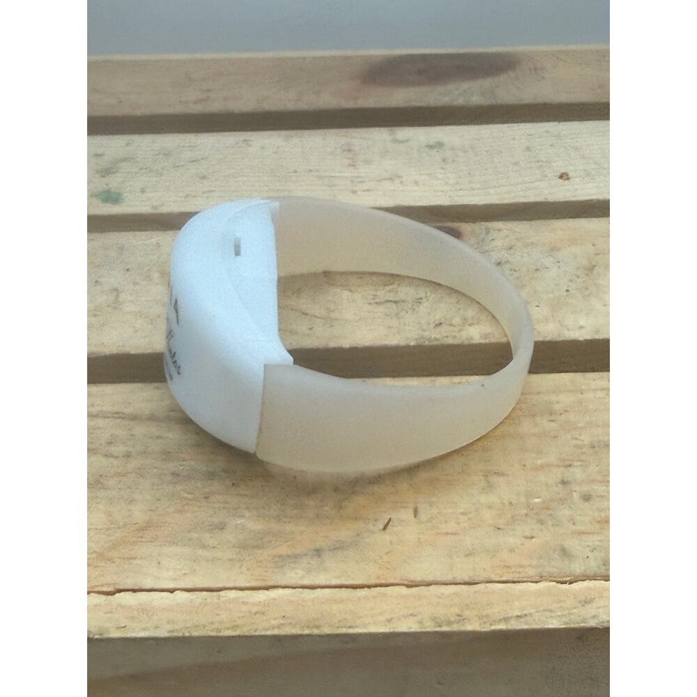 Romeo Santos Utopia Tour 2019 MetLife Stadium LED Concert Wristband Souvenir - Picture 7 of 7